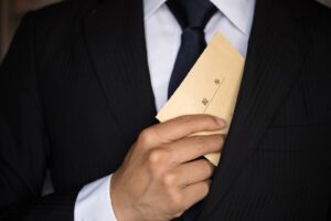 占い師の給料はどのくらい？占い会社に所属した時のお金事情を解説