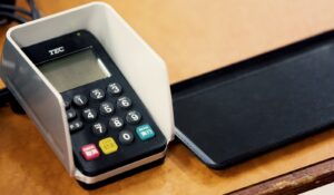 オンライン決済で本名を出さずにクレジットカードを使用してもらう方法