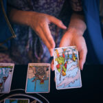 タロット占い師になるにはどうすればいい？プロまでの道のりを解説